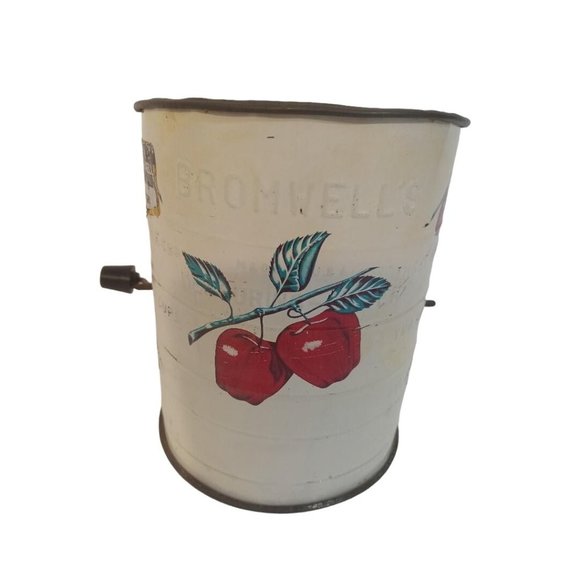 Bromwells Flour Sifter Measuring 3 Cup Metal Apple Design Black Handle Farmhouse - Picture 1 of 6